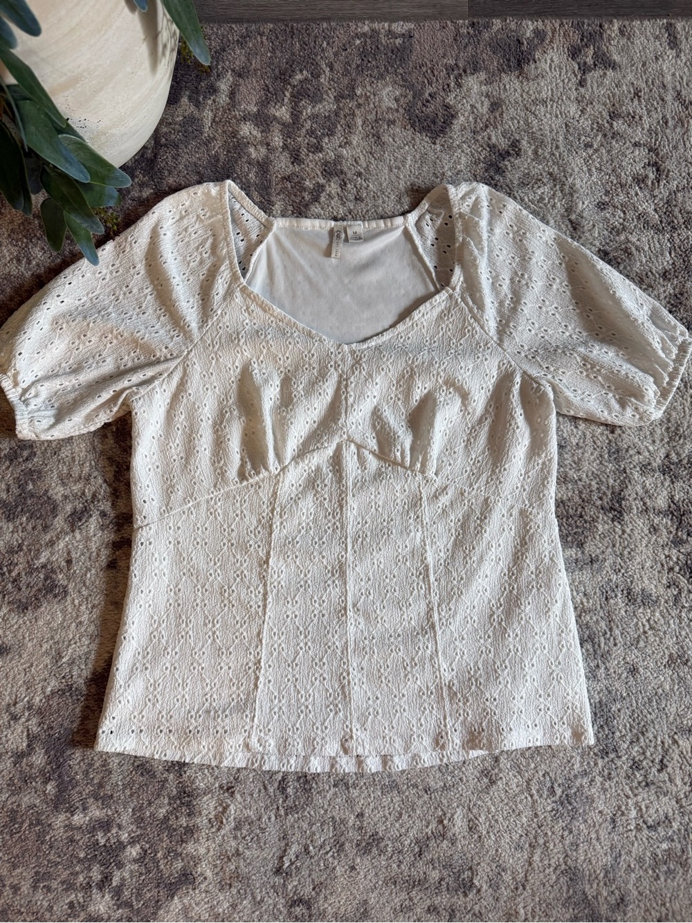 Cato Cream Eyelet Sweetheart Neck Puff Sleeve Top